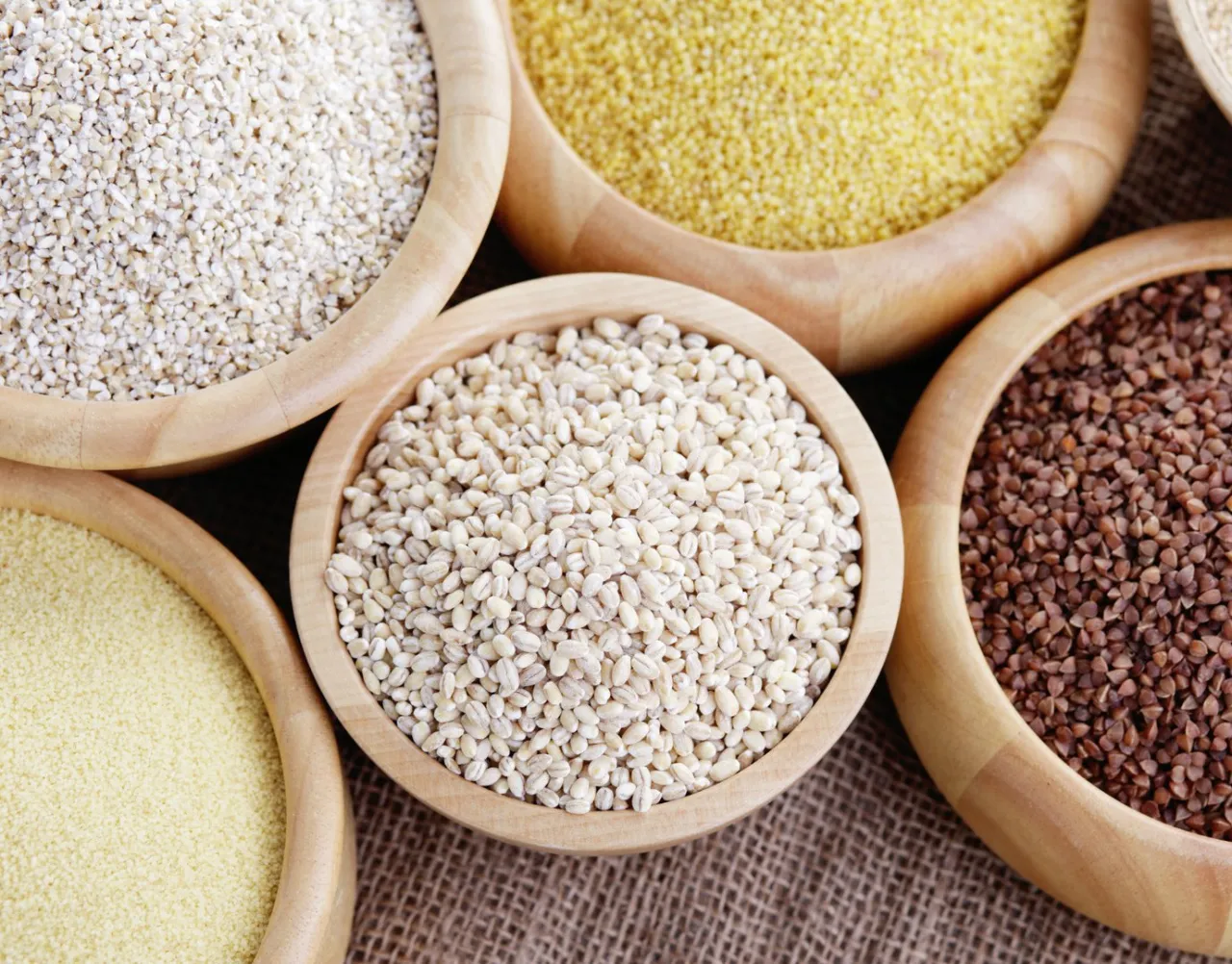 Najzdrowsze kasze dla szczupłej sylwetki. Sprawdź, co warto jeść na diecie