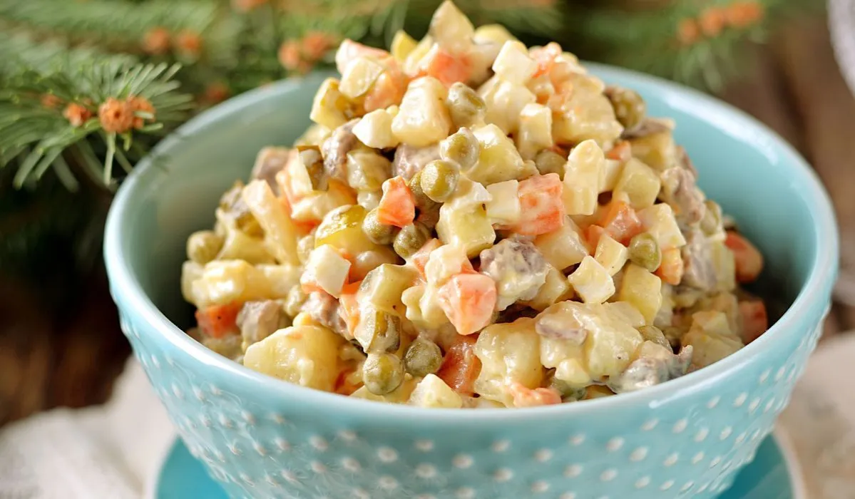 Najlepsze przyprawy do sałatki jarzynowej – jak poprawić smak w prosty sposób