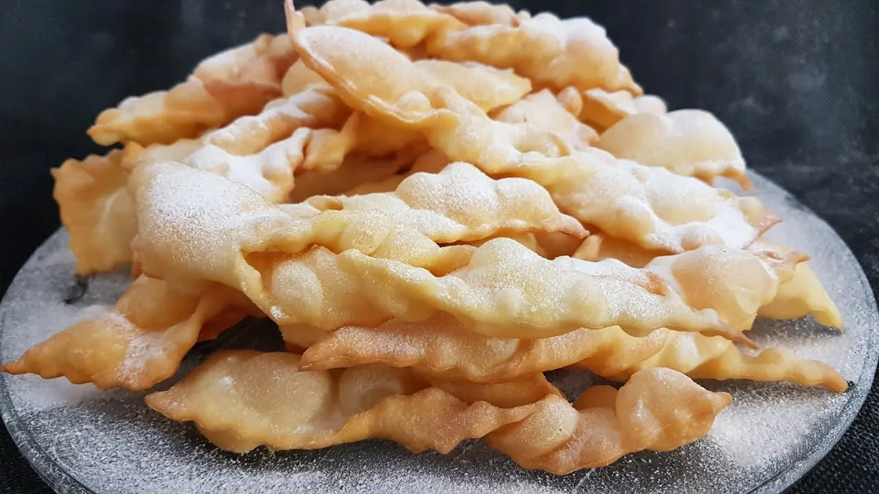 Jak zrobić dietetyczne faworki: Przepis na zdrowe chrusty krok po kroku