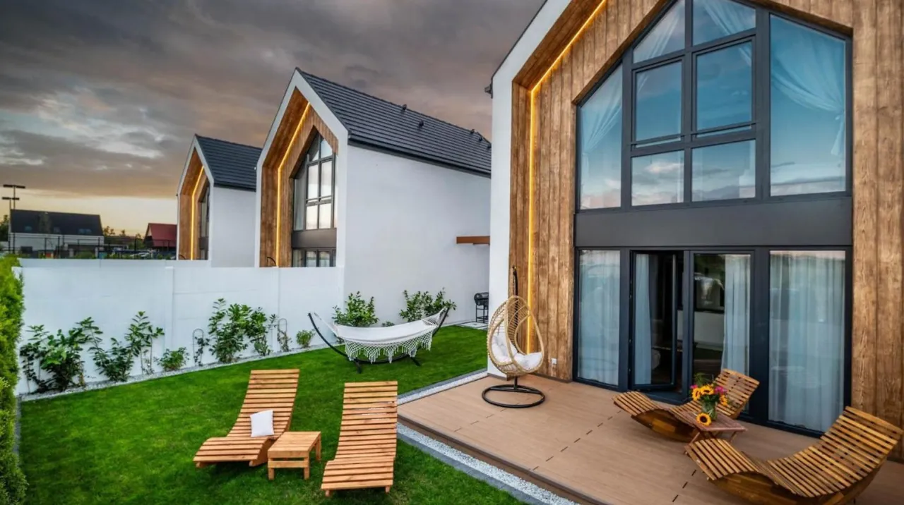 Noclegi z basenem w Niechorzu – pomysł na wypoczynek, o którym mało kto wie