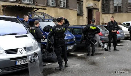 Jak zrobić, żeby dostać się do policji: kluczowe wymagania i kroki