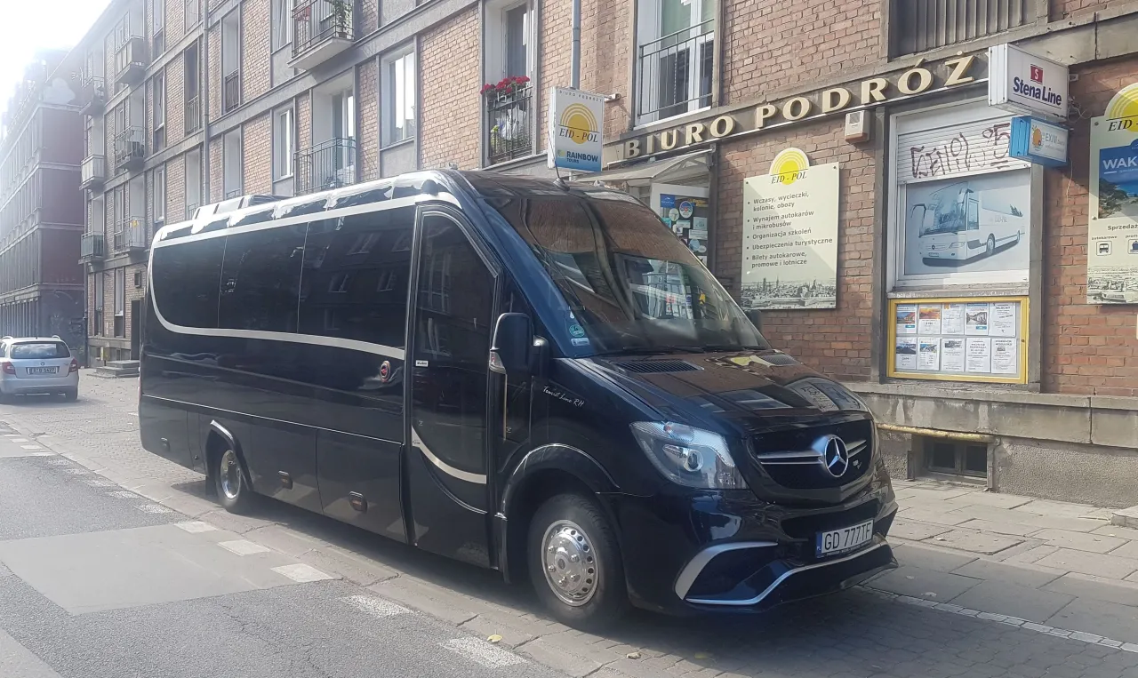 Ile osób w autokarze? Odkryj, jak wybrać odpowiedni pojazd