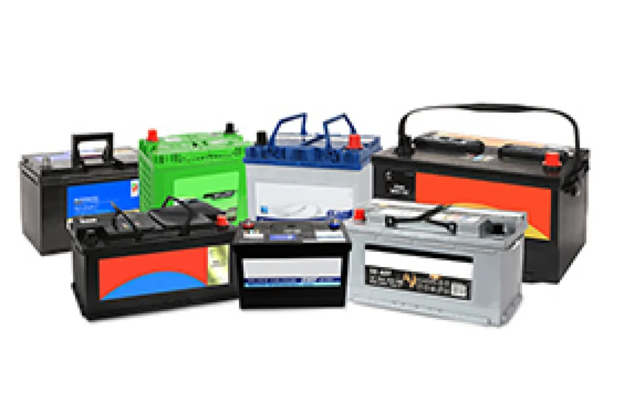 Małe akumulatory 12V: Który wybrać, by zapewnić najlepszą wydajność?