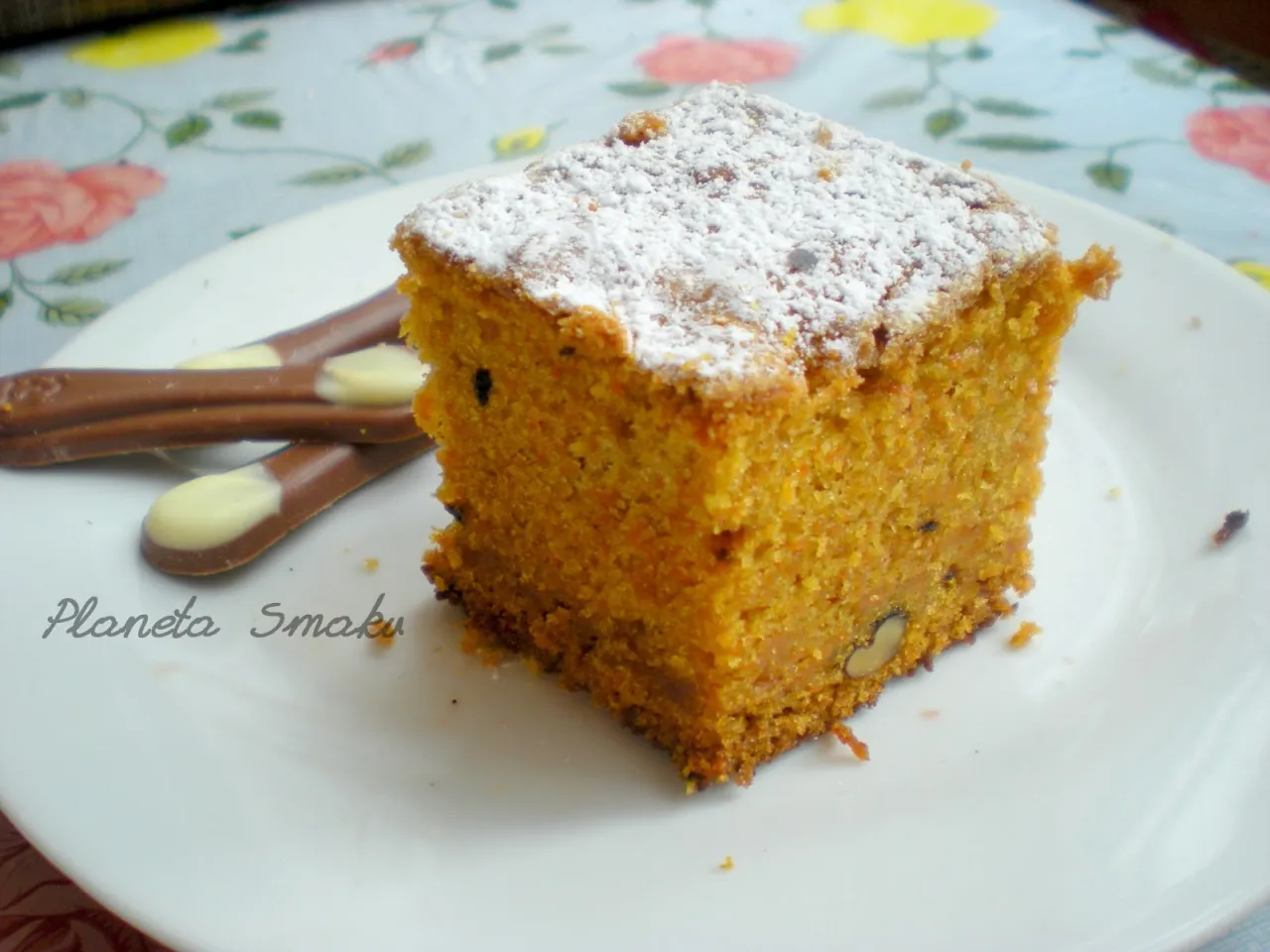 Najlepsze ciasto marchewkowe na oleju - przepis na dużą blachę krok po kroku