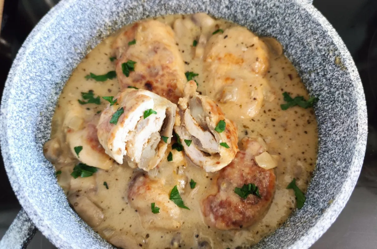 Roladki drobiowe z pieczarkami – prosty przepis na pyszny obiad