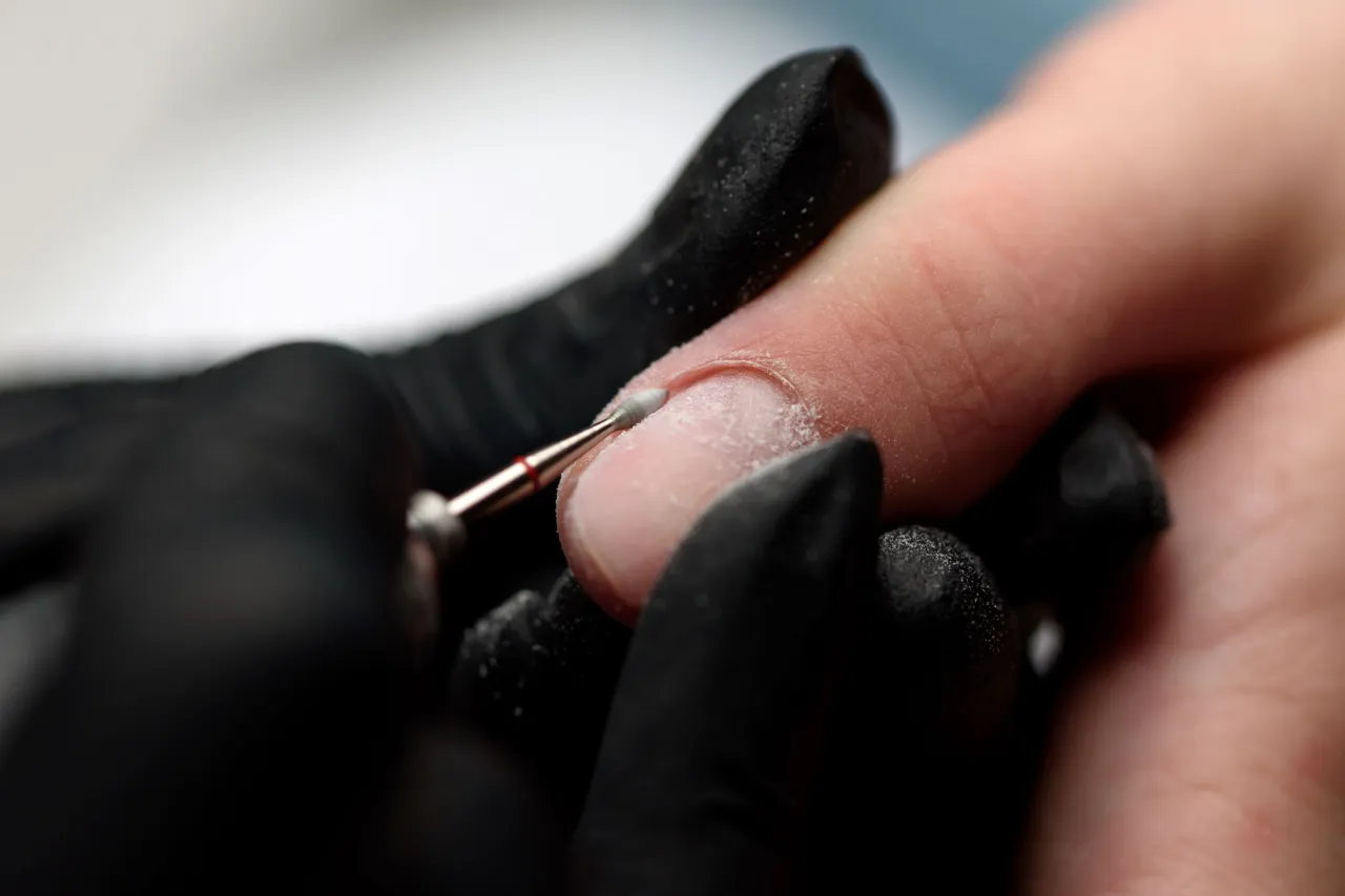 Jak usunąć skórki z paznokci domowe sposoby, które naprawdę działają