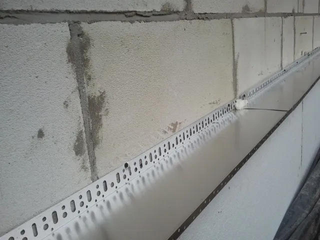 Jak prawidłowo zamontować listwę startową do styropianu: 5 kluczowych zasad