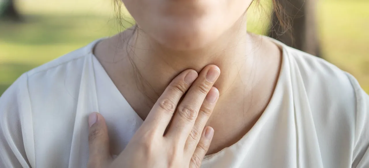 Kamienie migdałkowe przyczyny: Dlaczego się pojawiają i jak ich uniknąć