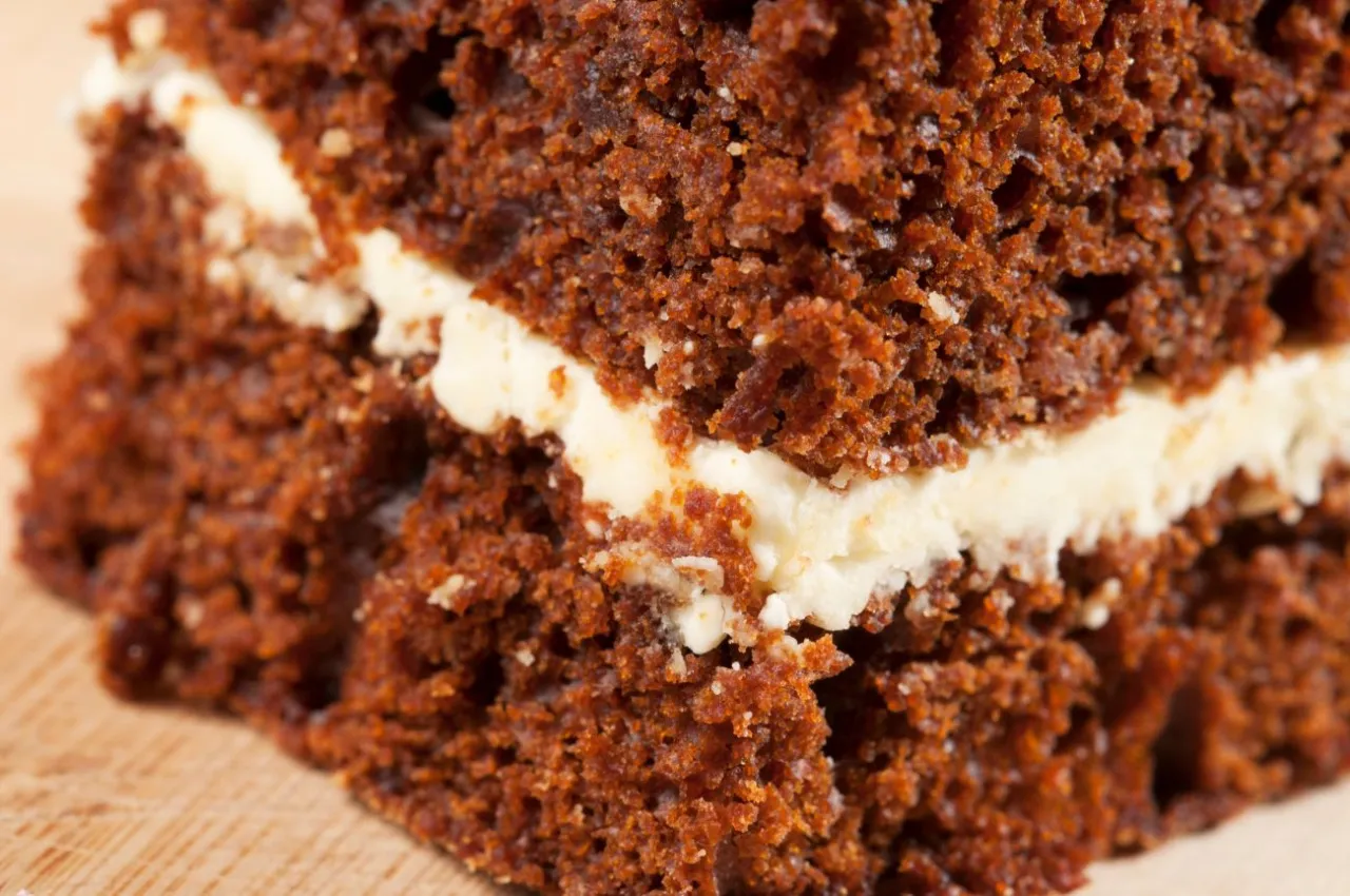 Przepis na ciasto z budyniem czekoladowym, które zachwyci każdego