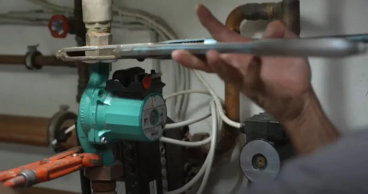 Montaż pompy obiegowej: uniknij najczęstszych błędów i problemów