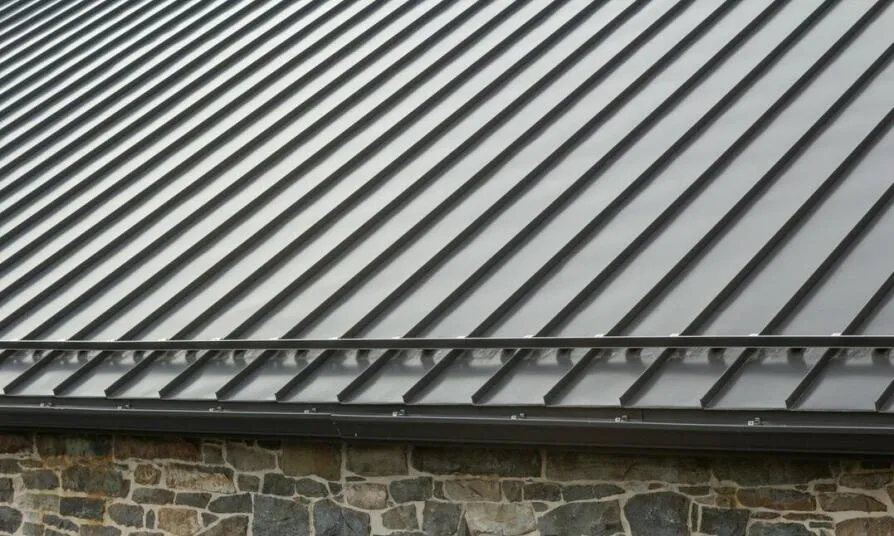 Dach na rąbek: charakterystyka, zalety i zastosowanie - poradnik