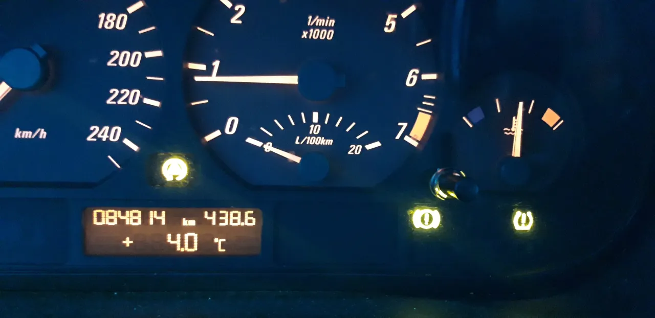 Kontrolka BMW E46: Jak rozpoznać problemy i co z nimi zrobić?