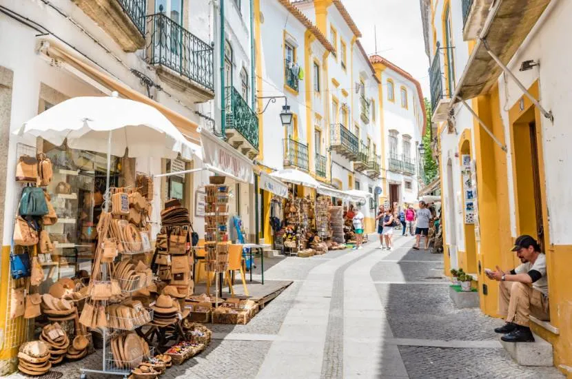 Co warto przywieźć z Portugalii? Najlepsze pamiątki i lokalne specjały