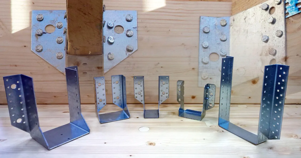 Mocowania do belek drewnianych: rodzaje, zastosowania i montaż Mocowania do belek drewnianych: rodzaje, zastosowania i montaż