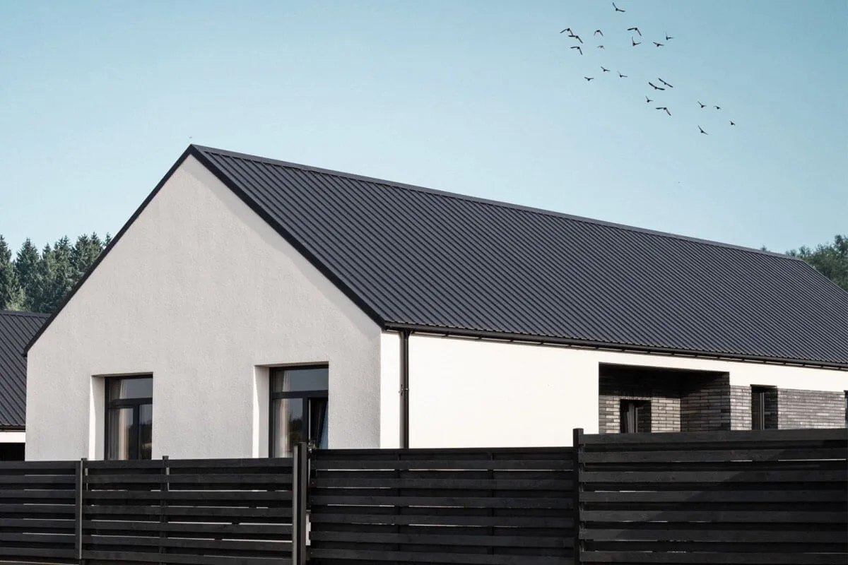 Ceny blach na dachy w 2025 roku - co warto wiedzieć przed zakupem?