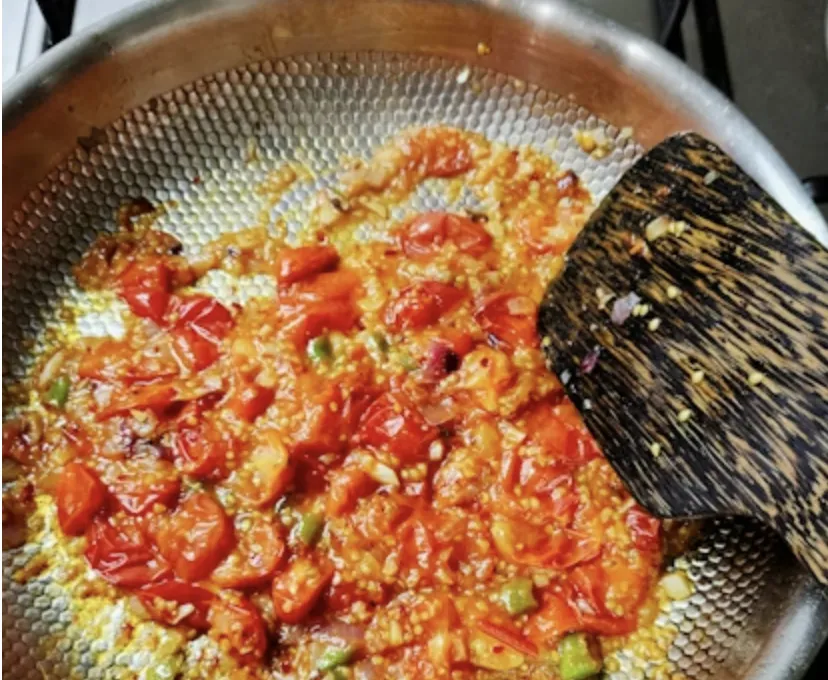 Jak przygotować idealne curry: co podsmaż najpierw, jak „otwierać” przyprawy i nie przesadzić z ostrością