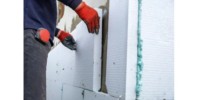 Jak zamontować listwę startową do styropianu, unikając najczęstszych błędów