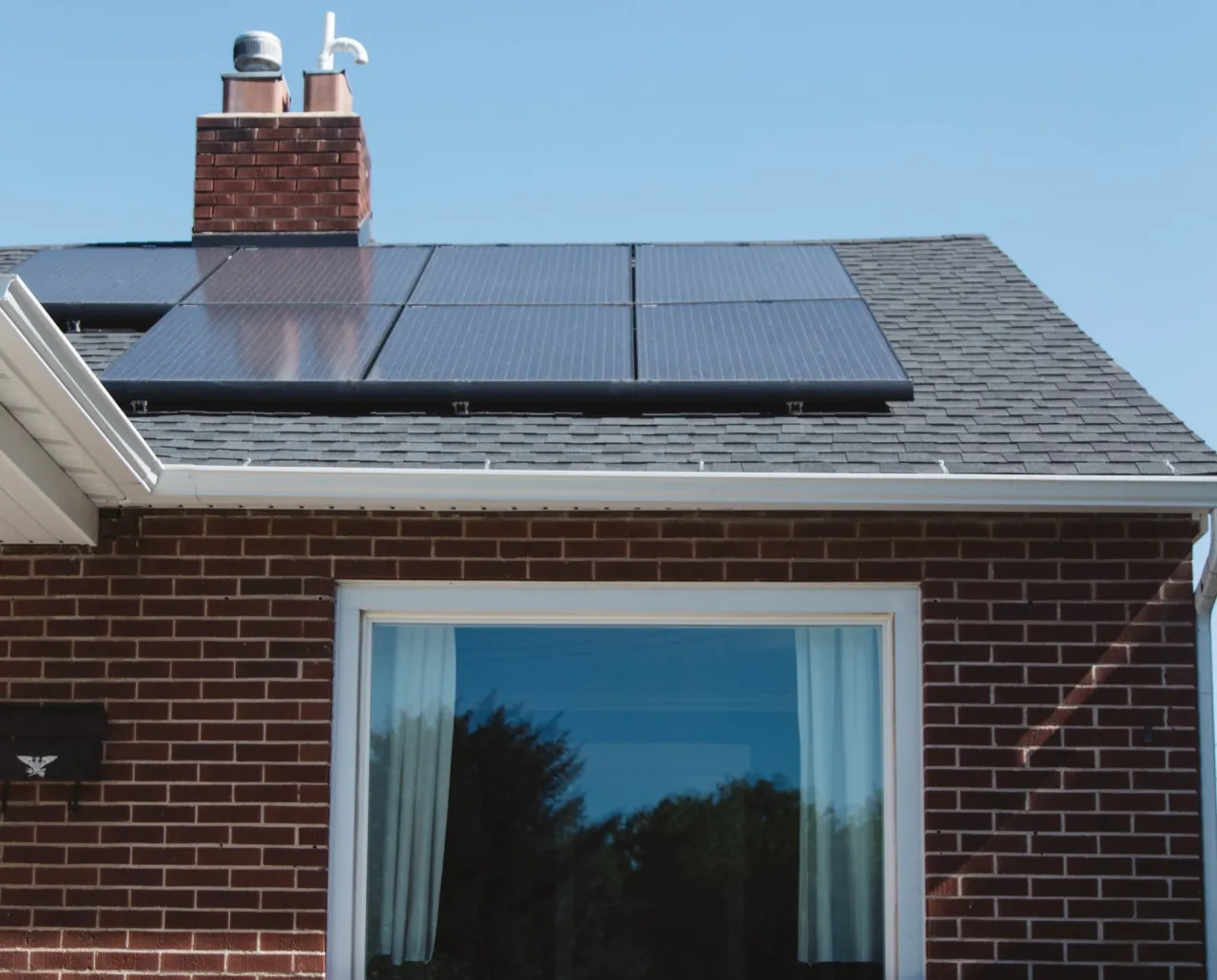 Fotowoltaika na raty czy warto? Poznaj zalety i ukryte koszty