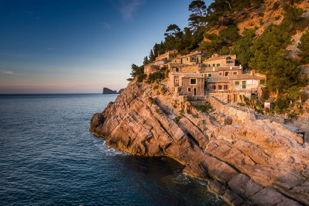 Majorka kiedy jechać - najlepszy czas na uniknięcie tłumów i deszczu