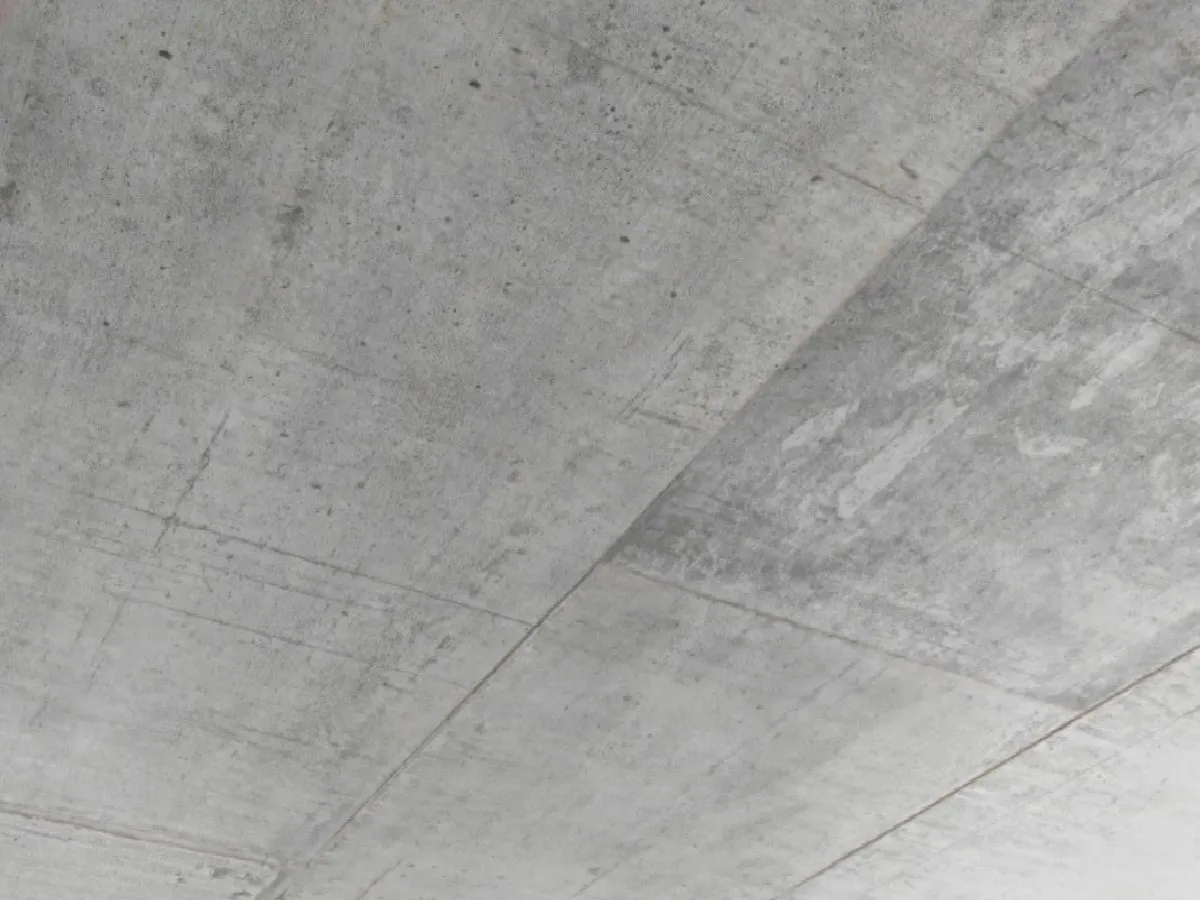 Jak wykończyć sufit betonowy: 5 skutecznych metod aranżacji