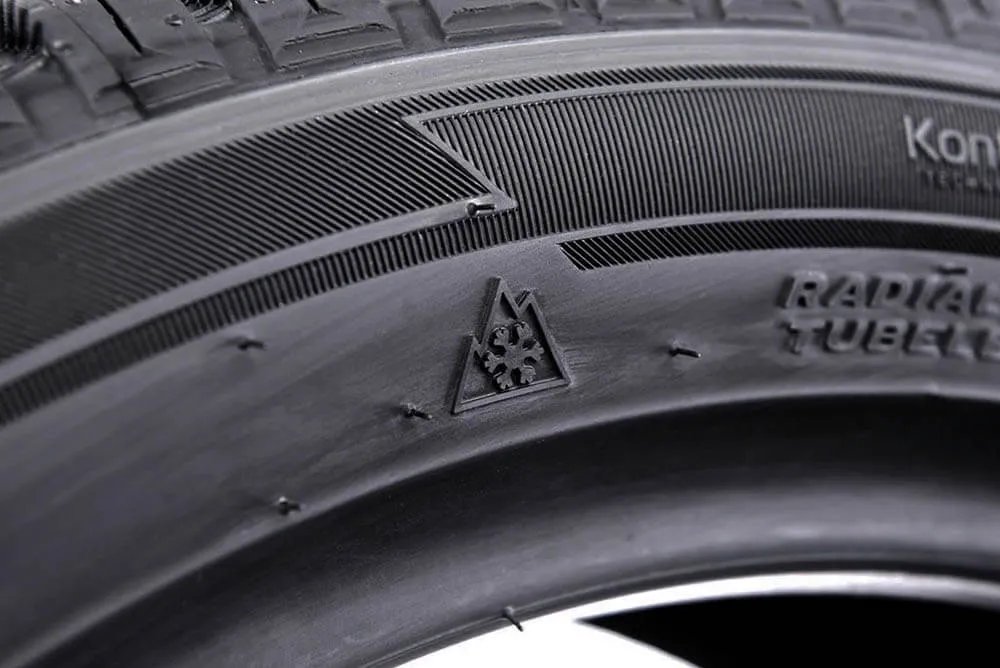 Jak rozpoznać opony wielosezonowe: 5 kluczowych cech i oznaczeń