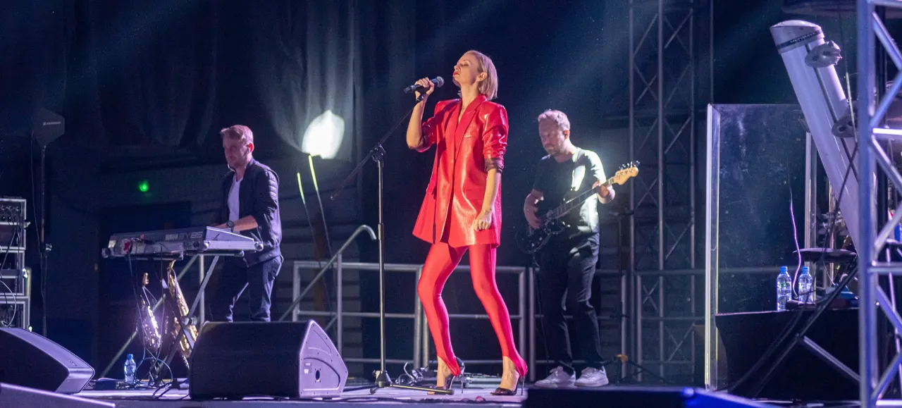 Kto śpiewa piosenkę Maj? Odkryj emocje w utworze Varius Manx