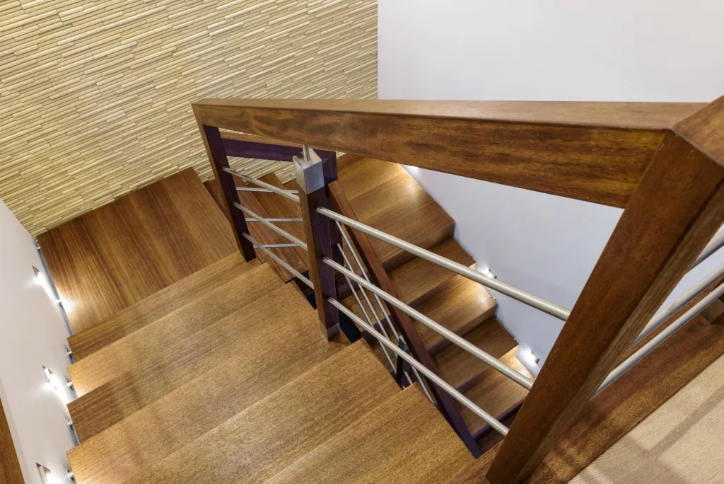 Jak zrobić barierki na schody - proste kroki i ważne wskazówki