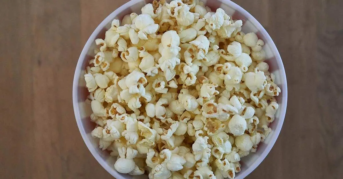 Popcorn w diecie: Zaskakująca prawda o zdrowych przekąskach