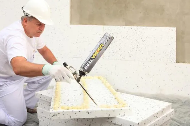 Czy można kleić styropian pianką montażową? Oto co musisz wiedzieć